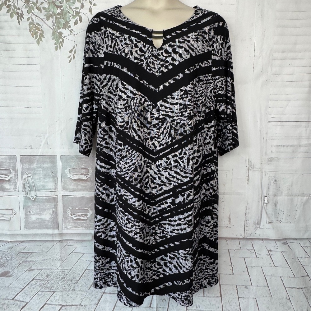 Catherines Black White Abstract 1/2 Sleeve Relaxed Shift Dress Plus 1X 18 20W